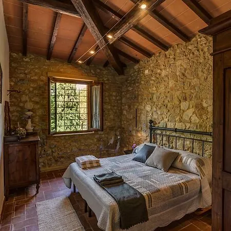 Casanova Di Pescille Farm stay *