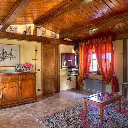 Casanova Di Pescille Farm stay *